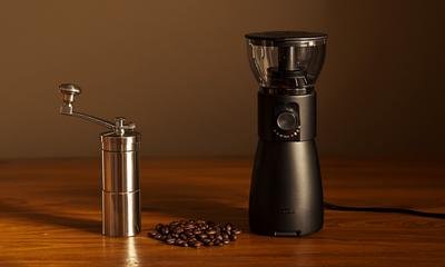 Manual vs Electric Coffee Grinder: Which Should You Buy?